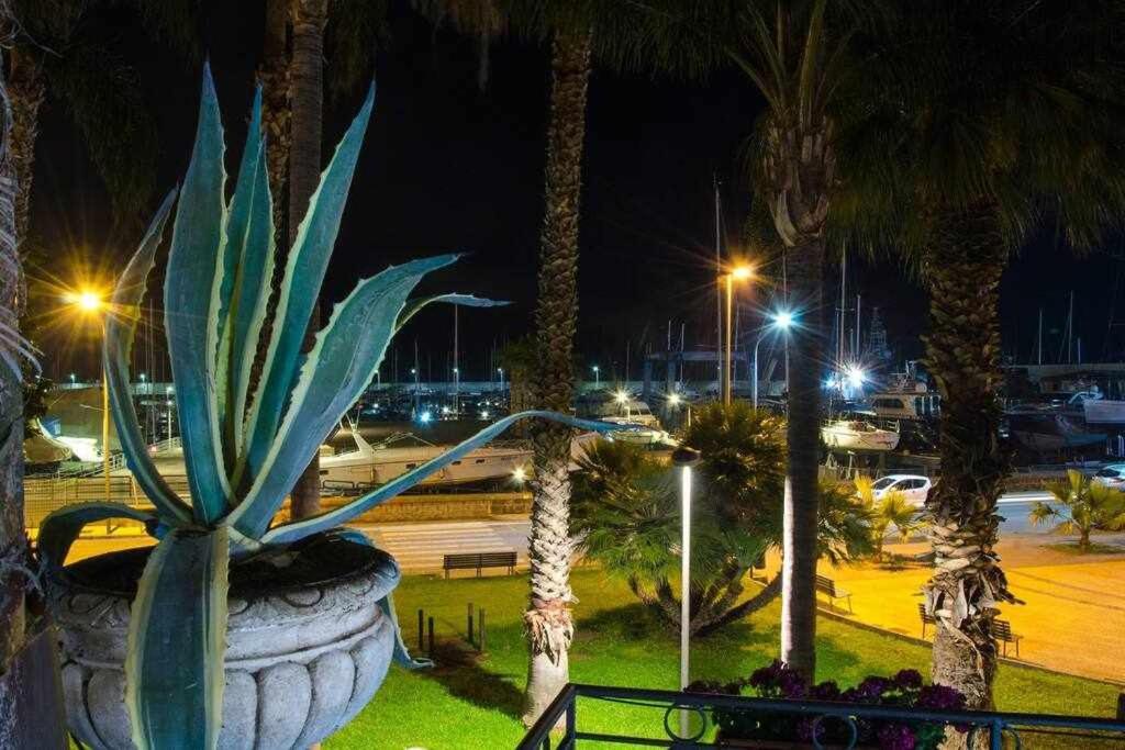 리포스토 Casa Delle Zammare Fronte Mare Centro Storico 빌라 외부 사진